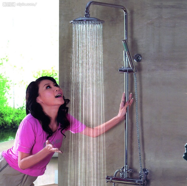 班固花灑提醒 夏季細(xì)菌多需要經(jīng)常清洗