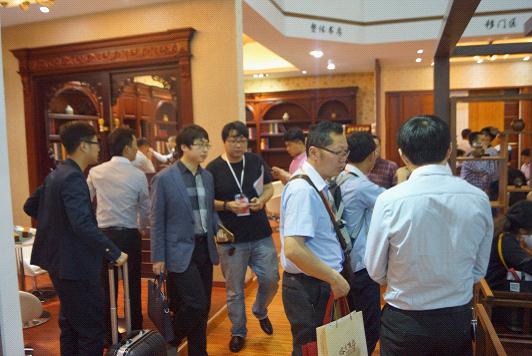 閃耀全場(chǎng) 博詩(shī)曼2015衣柜展綻放深厚品牌精髓