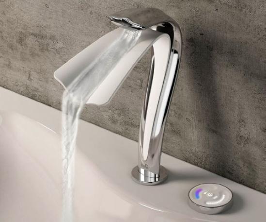 優雅的葉狀水龍頭