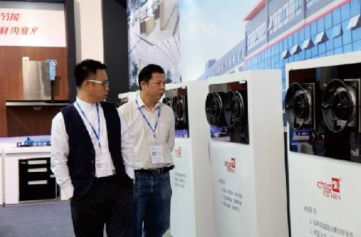 專注內旋火節能燃氣灶,超人廚衛26周年慶