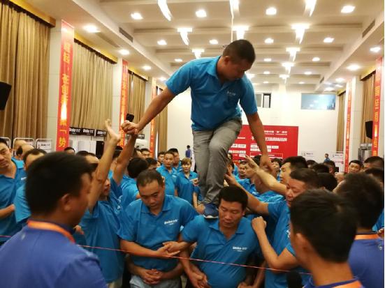 無聲的凝聚力 比克電器團隊“穿越火線”之旅