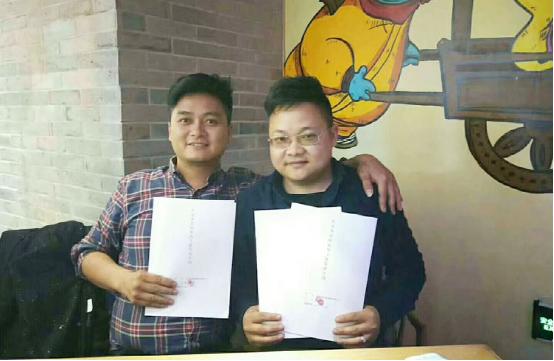 資深防水老板連夜簽約加盟青龍防水