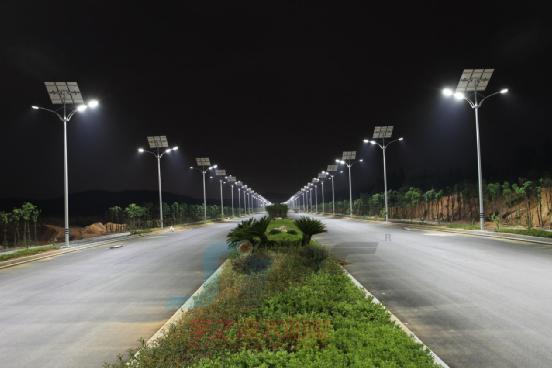 宇之源解剖：為什么說(shuō)太陽(yáng)能路燈壽命是關(guān)鍵