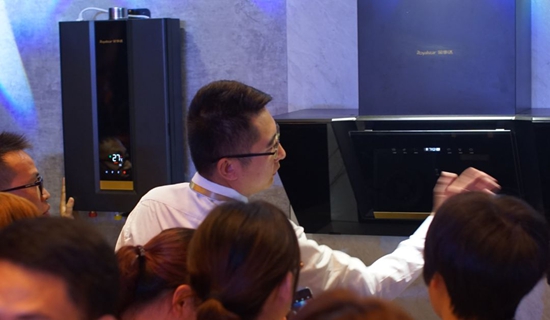 榮事達廚衛電器：榮曜，獻給時代的榮者！