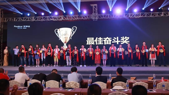 榮事達廚衛電器：榮曜，獻給時代的榮者！