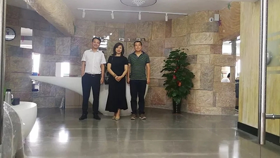 青龍福州代理商林總考察廣西生產(chǎn)基地